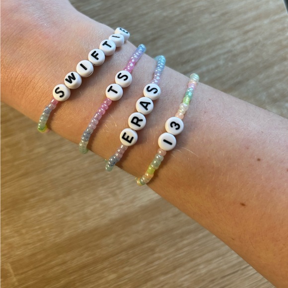 4 Taylor swift beaded friendship bracelets - Picture 2 of 2